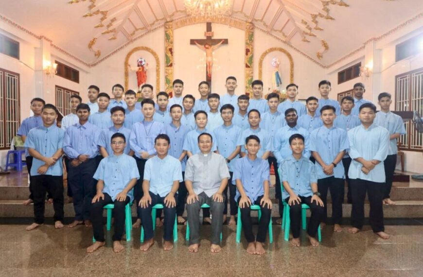 ဝံးတခိၩ့ စံၫ့ဂၠိၩဇဲၭ စံၫမ့ၫနရံၫ ၦလၧကကဲၪထၪ့ ၥၫ့မုၥၫ့ခၫလဖၪ အယူၩဘလံၫ