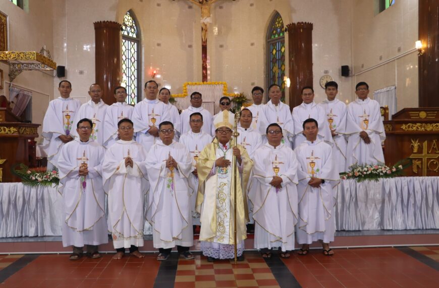 ဒိၩ့ပၥံၫ့ဆၧအီၪကီၪ့ၥၫ့ခိၪဒိၪ ဟင်နရီမန်းအိုင်ခလိန်ကဲၪထၪ့ၥၫ့ခိၪထၪ့ဘၭ၂နံၪ့ဘိၪ့မုနံၩ