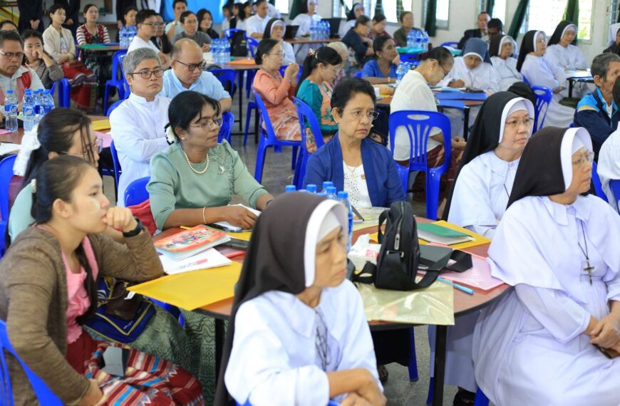 ခးၥဲၫထၧၫ့ဘံၪ့ယၫ ဆၧကိၪ့ဘၪကိၪ့ၥ့ၪ ယူၩဘလံၫ