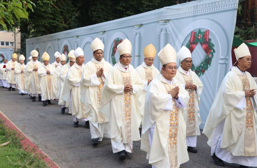 2025ယူၩဘလံၫအနံၪ့ ဖိၭဘံၭထဲၩ့အဂဲး