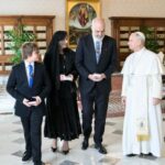 ၥၫ့ဎွၩလ့ၫအိၫ၁၄ဂၩလဂၩ  ဒၪခီၩ့လိၬၥၭလၧ ခး အယ်လ်ဘေးနီးယား ခၩ့ခိၪဒိၪ အီဒီရာမာ အဂဲး