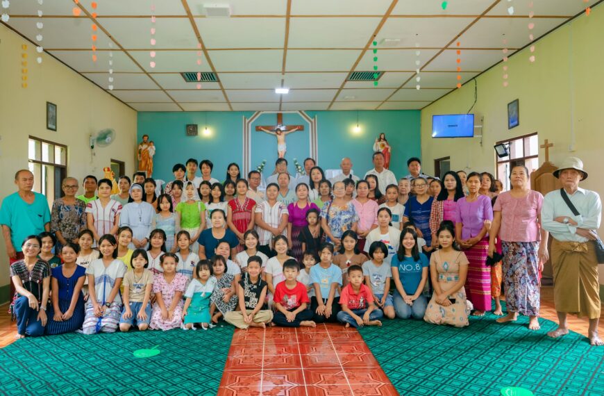 RVA Pwo Karen အခရၧၫ့ဖိၪၥံၪ ဒဲ Rev.Msgr.Pius Win Than လ့ၩဂၭကွ့ၩစိၩလၧ ထံၫဆိၭခ့ၭတဝၫ့