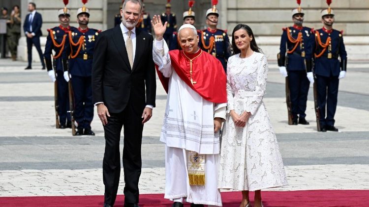 Pope Leo XIV ဆၧလ့ၩဆၧထဲၩ့အကၠီၪ့လၧ, ခး Spain ဝံး Madrid အဂဲး