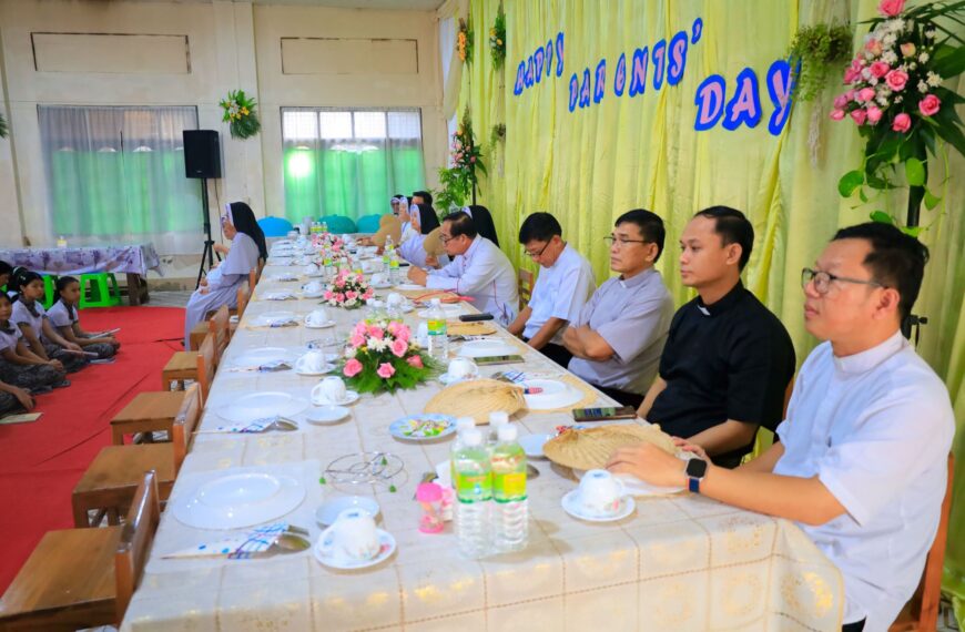 ဒိၩ့ပၥံၫ့ဆၧအီၪကီၪ့ဖၧၩ့ ၦၡၩမၩလၩမၩဖၩ့ မိဖါဘိၪ့မုနံၩ