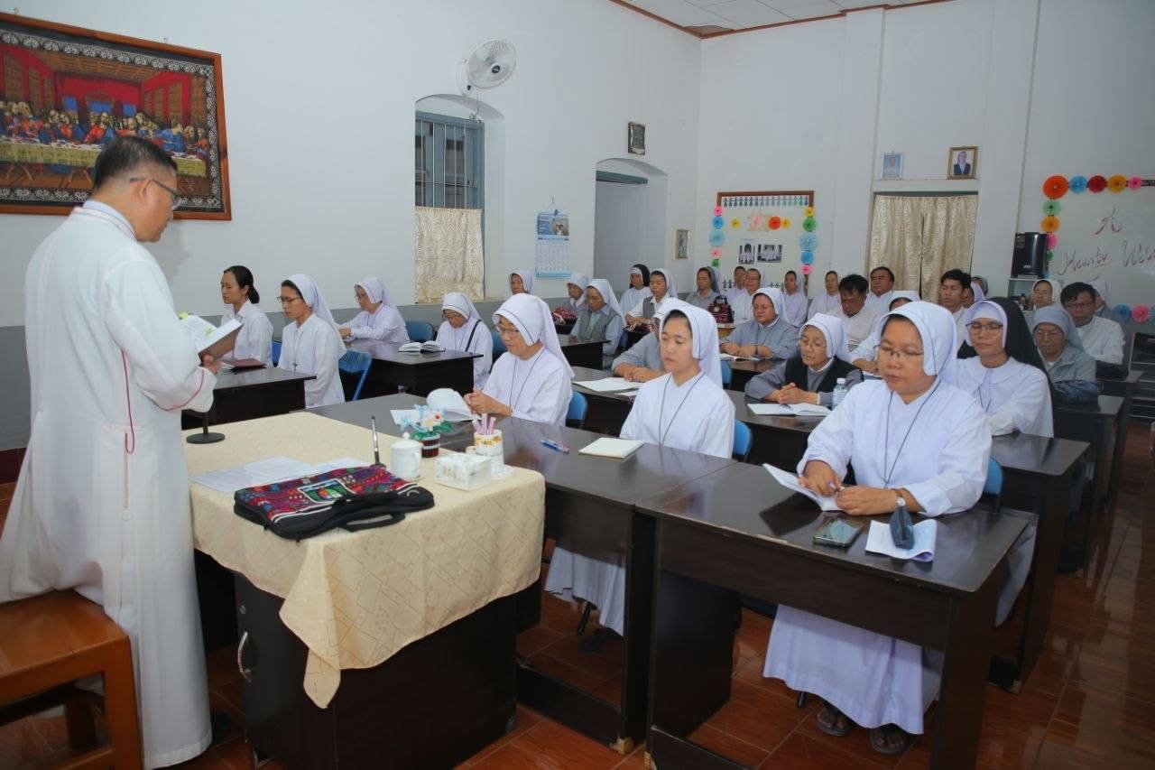 Charity မံၭထၬမုၪလဖၪ မးၥံၫဝ့ၫဒၪအဂဲး#