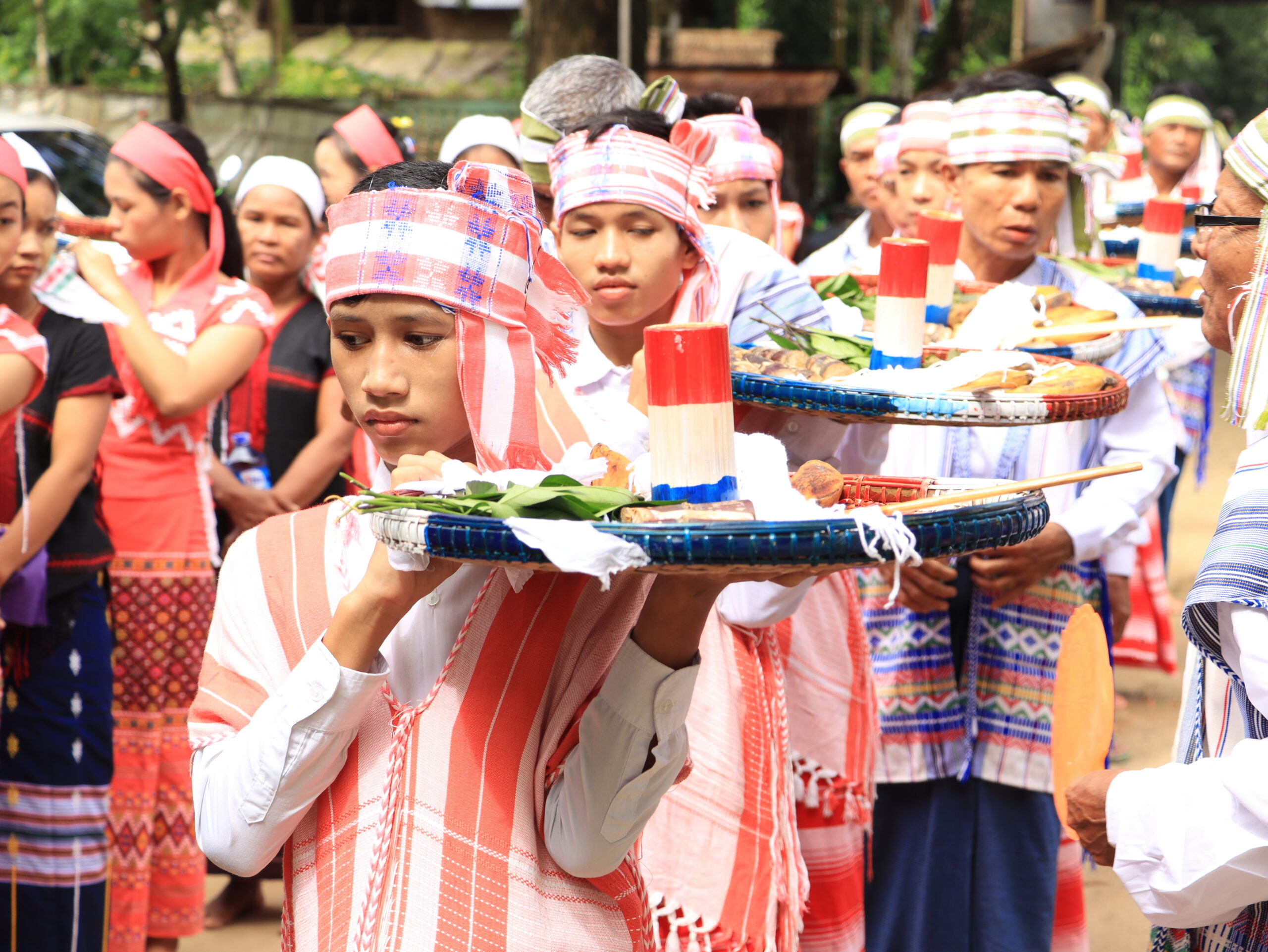လၩခူၭခဲးစူၪ ဖျိၩ့အပျူၪလၩ