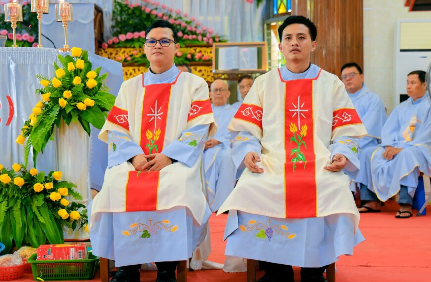 ဆၧဒိၭန့Deaconအဆၧကဲၪ